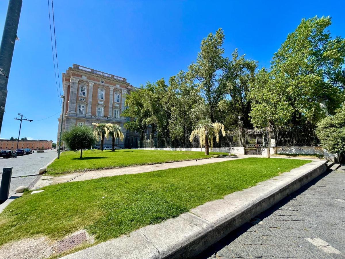 Maria Carolina Casavacanze Apartment Caserta Luaran gambar